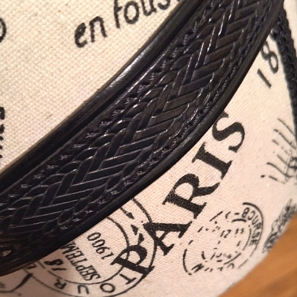 Vintage Fiori Black Leather Belt with Gold Buckle. Size 34. Good Condition - Picture 3 of 8